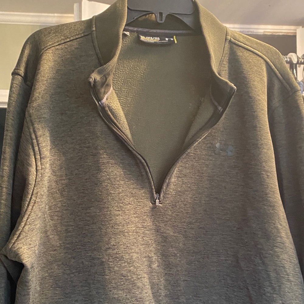 Men’s under Armour 1/4 Zip XXL.  Gently worn!!